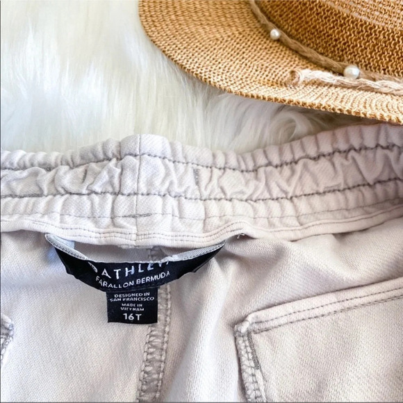 Athleta Farallon Bermuda Shorts Birch Gray Cream Drawstrings Pockets 16 Tall - Picture 5 of 11